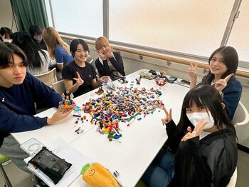 就活の早期化が進む今、専門学校1年生から「自分のキャリア」を考えるブロックを使って「未来の自分」を可視化キャリアセミナー