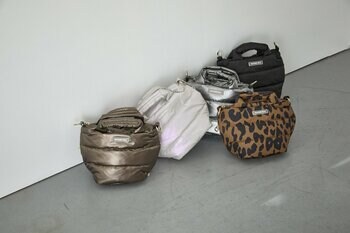 羽毛で叶える、弾む軽さとやわらかさ。トートバッグ専門ブランドROOTOTE「フェザールー」、2型・14種類が9月下旬より登場