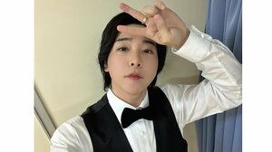 「神降臨」ミセス大森元貴 大胆に髪色イメチェン！きらびやかな衣装を着こなす姿を解禁し「似合うのがすごすぎ」「過去一好き」と大反響