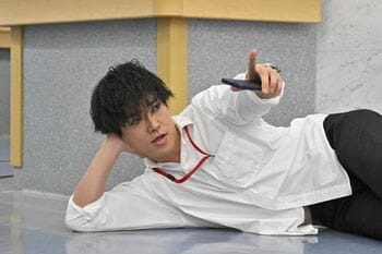 桐谷健太の“自由奔放ぶり”にSNS「ヤバい」「おもしろすぎ」の声『院内警察』