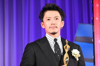 小栗旬「いろいろなことにチャレンジできて楽しかった」東京ドラマアウォード 主演男優賞受賞！