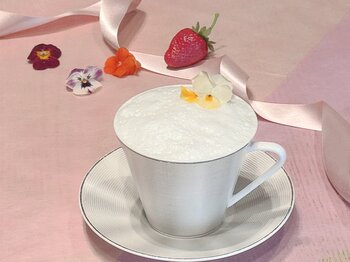 【リーガロイヤルホテル京都】好評開催中「苺スイーツ＆ランチビュッフェ」の第2弾限定 オリジナルドリンク「冬解けストロベリーティー」 販売