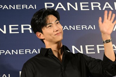 2PM・テギョン 147万円超えの高級腕時計身に付け黒スーツ姿で