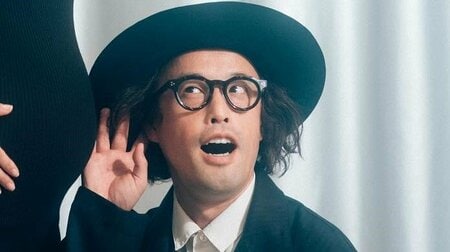 「年齢的なこともあり…」結婚12年目でマタニティフォト！やついいちろう 妻・松嶋初音のふっくらおなか近くで聞き耳を立てるポーズを披露