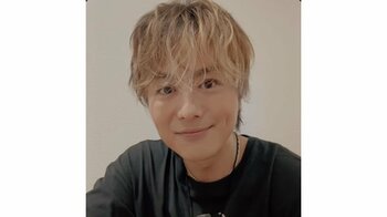 「見たことないお顔が笑」EXILE TAKAHIRO “半目スクショタイム”が反響！リラックスしながら楽しむ姿に「面白すぎてニヤけ止まりません」