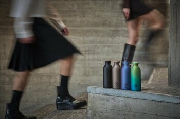 イタリア発のボトルブランド24Bottlesから、軽さと機能、そして美しさを追求したチタンボトルが登場