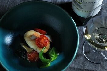 【星のや沖縄】「貝と海藻」の恵みに特化し、春のコースが進化。夜光貝やシャコ貝、アーサで健やかな美へと導く「琉球ガストロノミア～Bellezza～」春メニュー提供