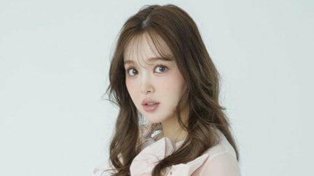 第1子妊娠中・藤田ニコル 初のマタニティフォトを公開！「早く赤ちゃんに会いたい気持ちでいっぱい」ふっくらおなかに優しく手を当てた姿にほっこり