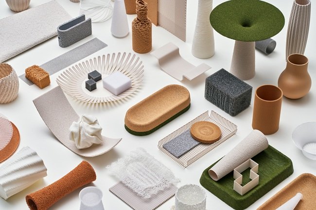 コクヨデザインセンター、プラスチックの表情を探る実験的展示「RAW+ 揺らぎのあるプラスチックの探求」を開催