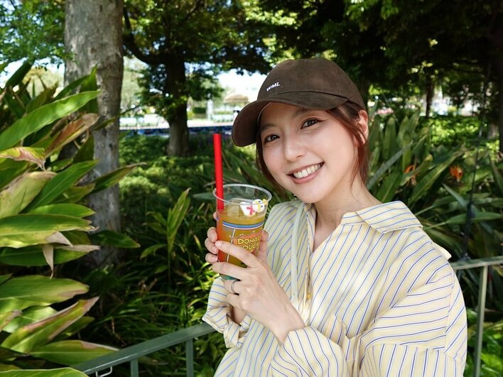 やっぱプロ！！」真野恵里菜 家族とディズニーランド満喫！夫・柴崎岳