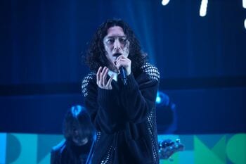 【独占】キタニタツヤ『青のすみか』で会場を青に染め上げる！　めざましテレビ30周年フェス in東京