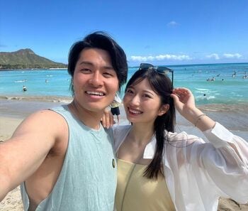 華金カップル・りこ　“推し”の夫が帰国に大喜びで発狂！3週間の遠距離生活を終え抱き合う姿に「愛が溢れまくってる！！」