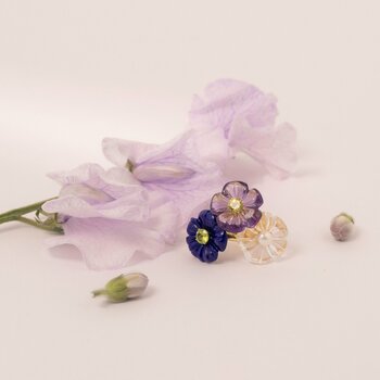 バーニーズ　ニューヨーク神戸店で春の訪れを祝うカラフルな花々に彩られた＜FUMIO MAKINO＞のポップアップイベントを開催