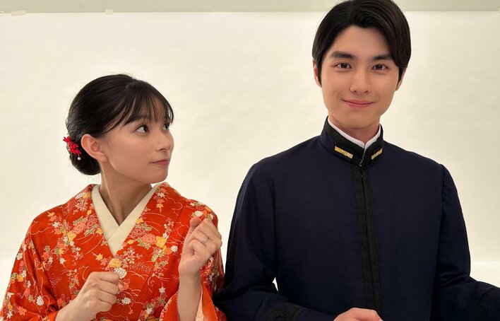 【実際の投稿】画像2枚目にも注目！？芳根京子＆本田響矢の「日和ポーズ」を見る