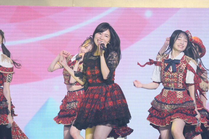 松井珠理奈 衝撃的なデビューを果たした「大声ダイヤモンド」披露