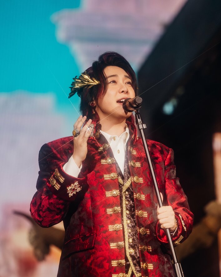 圧巻！高さ20mの巨大な塔が出現！Mrs. GREEN APPLE、規格外の演出で