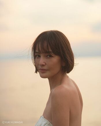 梨花 6歳年下“ワイルド夫”とのレア2ショット！誕生日祝いのカフェデートを報告「お似合いすぎ」「憧れの夫婦」の声