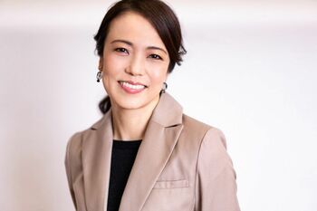 【宝塚OG劇場】彩吹真央 宝塚歌劇団で演技指導「ファンの方がどこにキュンとするか」