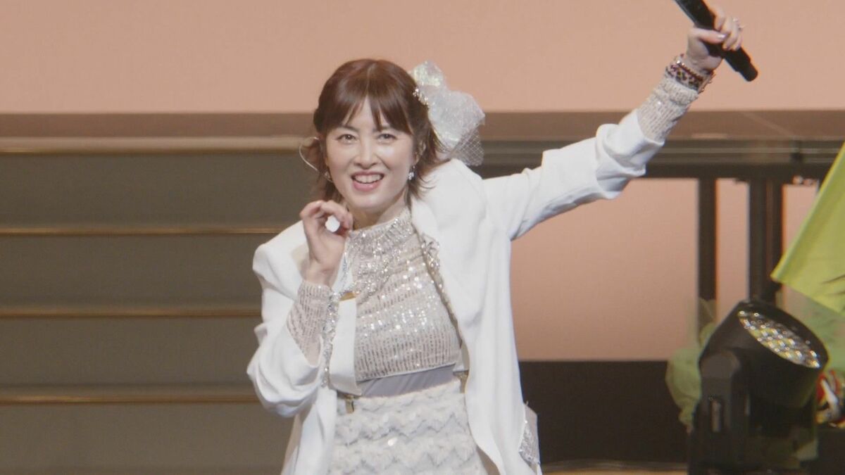 荻野目洋子40周年ライブ 平野ノラやLiLiCoらとキレッキレのバブリー