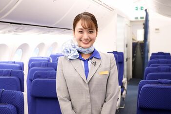 井上清華アナ 憧れのキャビンアテンダントを初体験！機内アナウンスに挑戦し「全く違う緊張感」