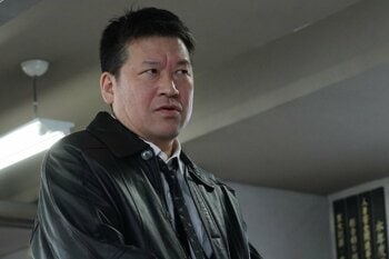 占い師が襲われる事件が発生！現場は過去に誠（佐藤二朗）と明日香（橋本愛）が訪れたことのある場所で…『夫婦別姓刑事』第2話予告