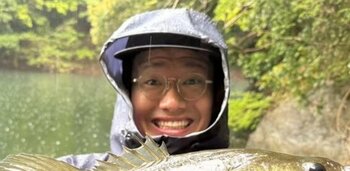 「二度見したやん」ミキ・亜生がバス釣りで大物を手に満面の笑み！しかし、その“表情”に思わぬ反響が･･･「それ、兄ちゃんやろ！」