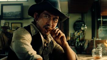 岡田准一がカウボーイに！人馬一体で「気持ちよく走ろうぜ！」