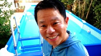 庭に“デカすぎるプール”設置！ダイアン・津田 息子の「小さいね」に全力でリベンジ「水道料金ゴイゴイスー」