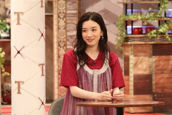 永野芽郁 ドライブデートの激写を狙うパパラッチにピースサインで応戦