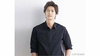 「いつ見ても美しい２人」速水もこみち＆平山あや記念日にラブラブ夫婦ショット公開！“リンクコーデ”で顔を寄せ合う姿に「お似合いのご夫婦」