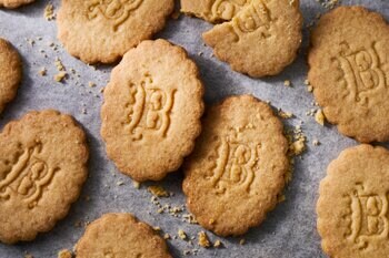【焼き菓子専門店〈ビスキュイテリエ ブルトンヌ〉】より発酵バターと小麦の香りが広がる、こだわりのクッキーギフトを新発売