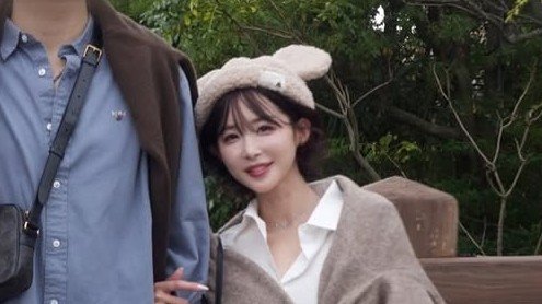 「旦那さんデカ！」休井美郷 “高身長”夫とのデートショット披露！ディズニーシーを楽しむ仲睦まじい様子に「絶対勝ち組イケメンだ！」