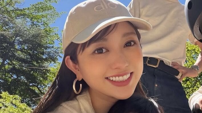 マレーシアとの2拠点生活報告の菊地亜美 仲むつまじい家族ショット公開！晴れやかな笑顔浮かべた姿に「すっごくいい写真」「素敵です♡」