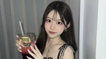 「今日好き」りんか “絶対領域”あらわなミニスカコーデでUSJ降臨！マリオ帽子をかぶりぷく顔も披露♡「顔ちっちゃくて帽子巨大に見える！」