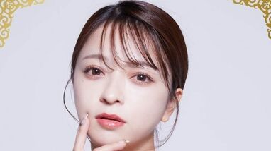 ヘラヘラ三銃士・さおりん 大胆肩出しオフショルのデニム姿で
