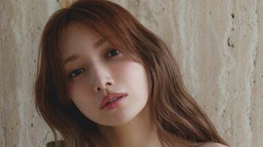 後藤真希(39) 胸元開いた“大人ショット”を新たに公開！話題の写真集