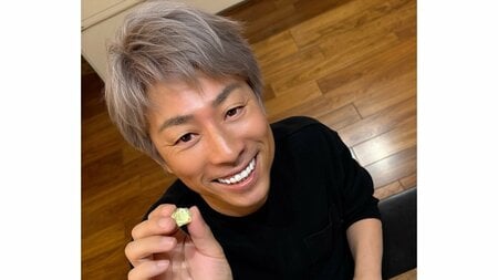田村淳 豪華別荘の広々プールを子どもたちと満喫！大自然の絶景広がる開放感あふれる空間でのんびり過ごす様子に「幸せな時間ですね」