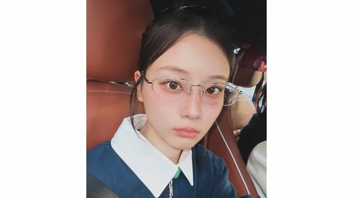 重盛さと美 “公開断髪”したイメチェンが話題！うるうるした瞳で見つめながら堂々とカットする様子に「お見事です」「めっちゃ似合ってる」