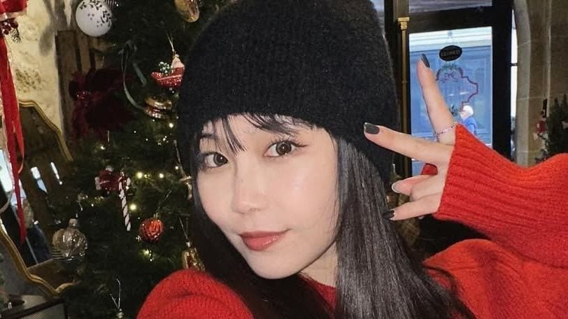 元E-girls鷲尾伶菜 31歳の誕生日を迎え自身が描かれたケーキ披露！花束