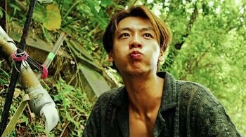 「野性的な姿にキュン」竹内涼真 胸板露出しワイルドな水飲み姿を披露！31歳ラスト投稿にファンメロメロ「水も滴る良い男」