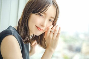 飯豊まりえ「自分のお芝居を試していいと思えた」座長・吉田羊の姿勢に勇気づけられ『ハムレットQ1』オフィーリア役に挑戦