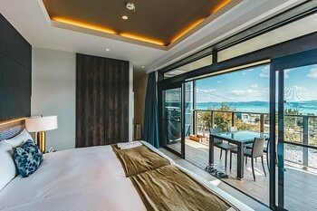 【沖縄古宇利島One Suite THE TERRACE】子育て世代の旅行を応援「家族の“いきつけホテル”を古宇利島に。」公式サイト限定　小学生添い寝無料特典開始