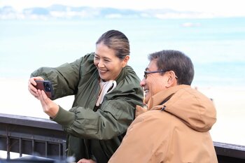 様子のおかしい真平（坂口憲二）が気になる千明（小泉今日子）と和平（中井貴一）だが…『続・続・最後から二番目の恋』第4話予告