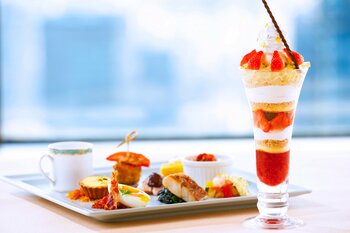 【ホテルオークラエンタープライズ】ワイン＆ダイニング デュークにて「レイトランチ＆パフェプラン」を12月2日より提供開始