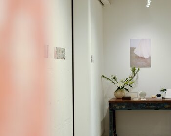 “手元供養”をテーマに、来場者が内面と向き合う体験型展示『OPEN DOOR』開催