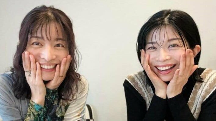 【画像6枚】「どっちがどっち？」“マナカナ”三倉茉奈＆佳奈 幼少期ショットを公開！もはや超難問の写真を見る