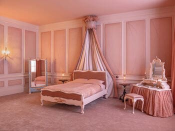 憧れの新たな聖地、誕生。映画『嵐が丘』ゆかりの地ブロンテ・カントリーにキャサリンの寝室がバレンタイン限定でAirbnbに登場