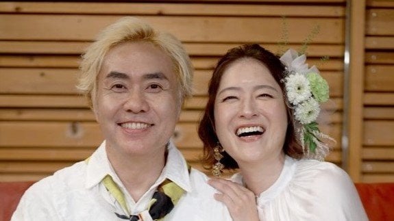  結婚発表した『カメ止め』俳優・しゅはまはるみ 夫とのラブラブツーショット公開！ お相手は映像制作会社代表
