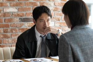 新出（坂口健太郎）は謎の男（笠松将）の行方を追う！動き出したゲームに最初の“脱落者”＜『kiDnap GAME』第2話あらすじ完全版＞
