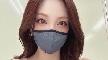 ざわちん 胸元ざっくり&ノーマスクで美スタイル披露！ビュッフェを楽しむオフ感満載のショットに“女神さま”と称賛の声